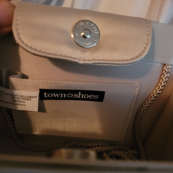 Town Shoes Cream Colored Handbag - Picture 3 of 3